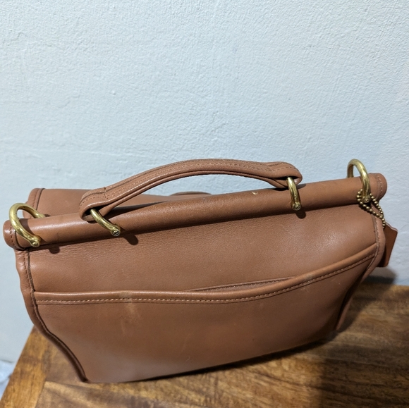 Coach Vintage Leather Willis Bag 9927 In Light Brown( no strap) - Picture 9 of 10